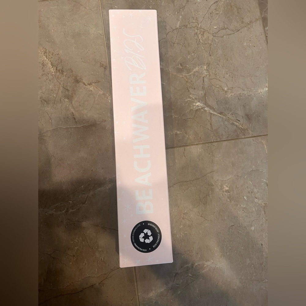 beachwaver for hair! works amazing! bought as a gift never used!